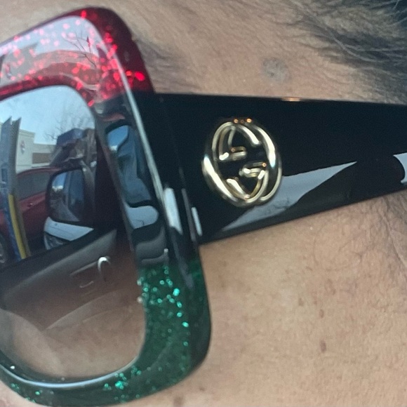Guccci Sunglasses - Picture 3 of 4